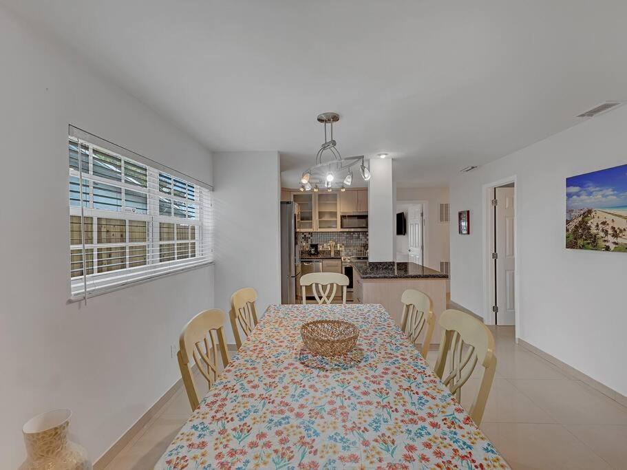 SuperVilla - Lakefront - Sunsets, Kayaks, Grill Fort Lauderdale Exteriör bild