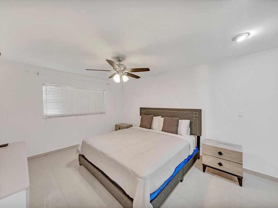 SuperVilla - Lakefront - Sunsets, Kayaks, Grill Fort Lauderdale Exteriör bild