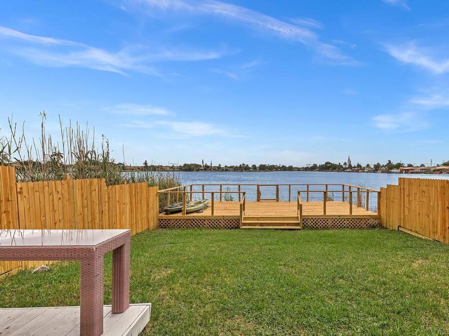 SuperVilla - Lakefront - Sunsets, Kayaks, Grill Fort Lauderdale Exteriör bild