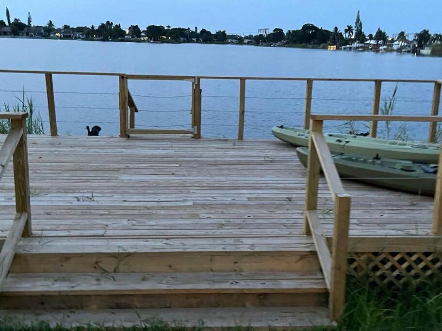SuperVilla - Lakefront - Sunsets, Kayaks, Grill Fort Lauderdale Exteriör bild