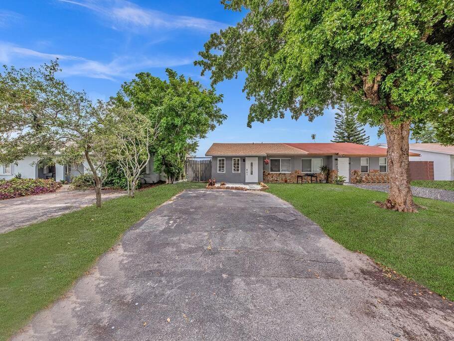 SuperVilla - Lakefront - Sunsets, Kayaks, Grill Fort Lauderdale Exteriör bild