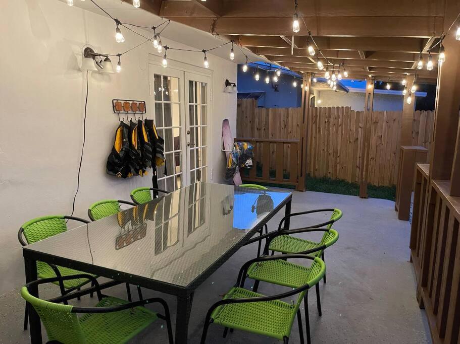 SuperVilla - Lakefront - Sunsets, Kayaks, Grill Fort Lauderdale Exteriör bild