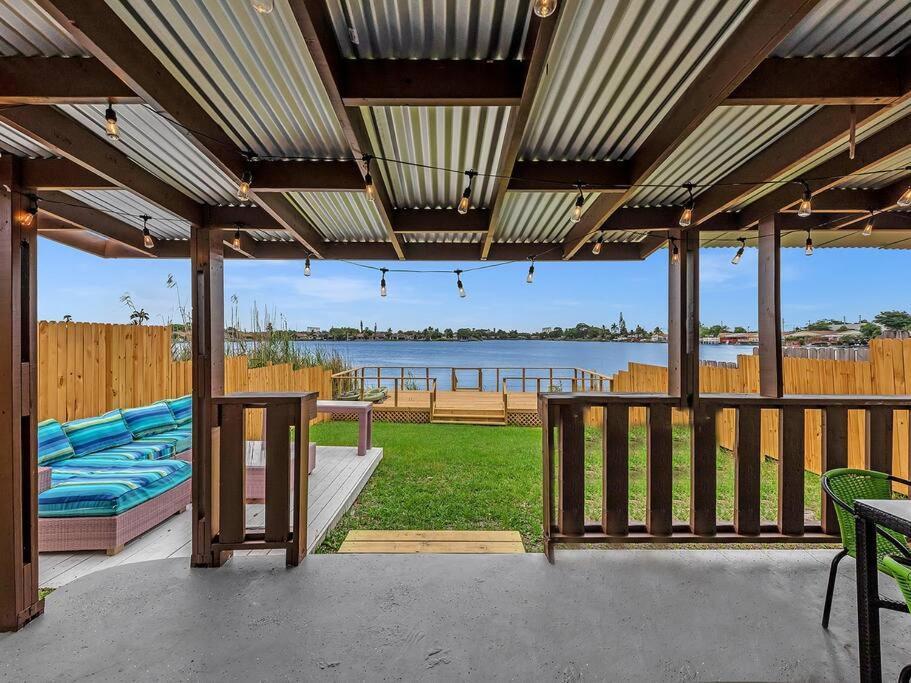 SuperVilla - Lakefront - Sunsets, Kayaks, Grill Fort Lauderdale Exteriör bild